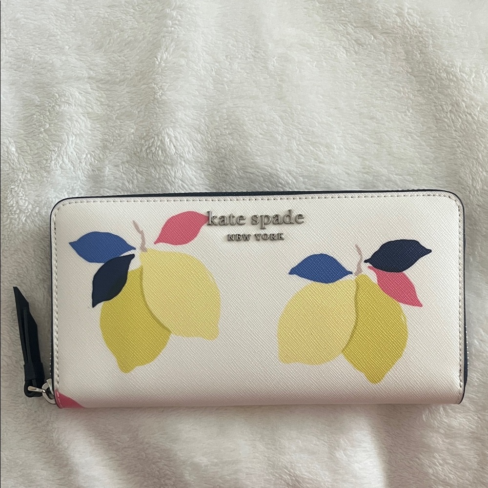 Kate Spade White Wallet with Lemon and Leaf Design